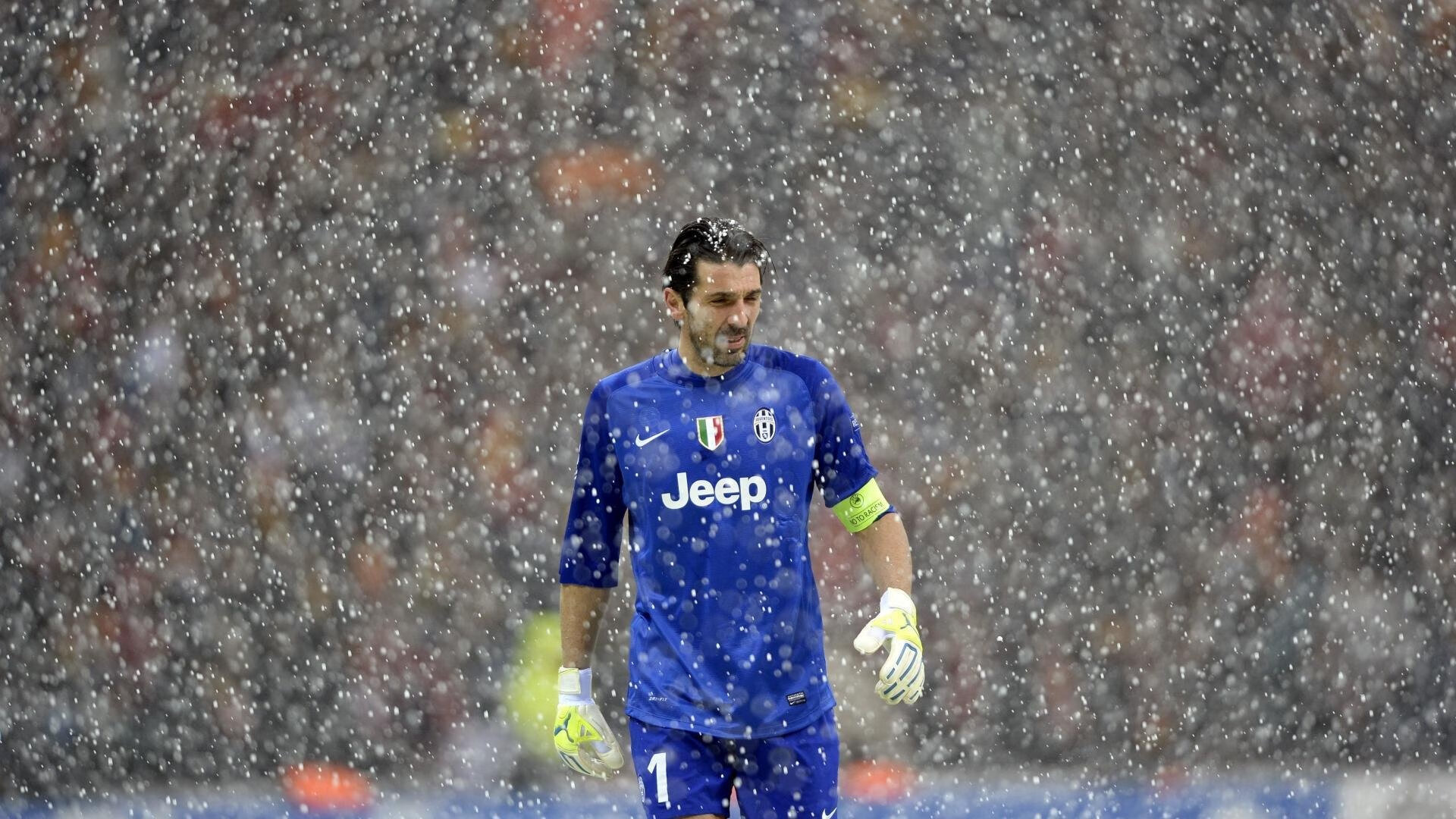 败北首场状态出色，巴塞罗那观众沸腾！Uzi重返赛场气势如虹延续