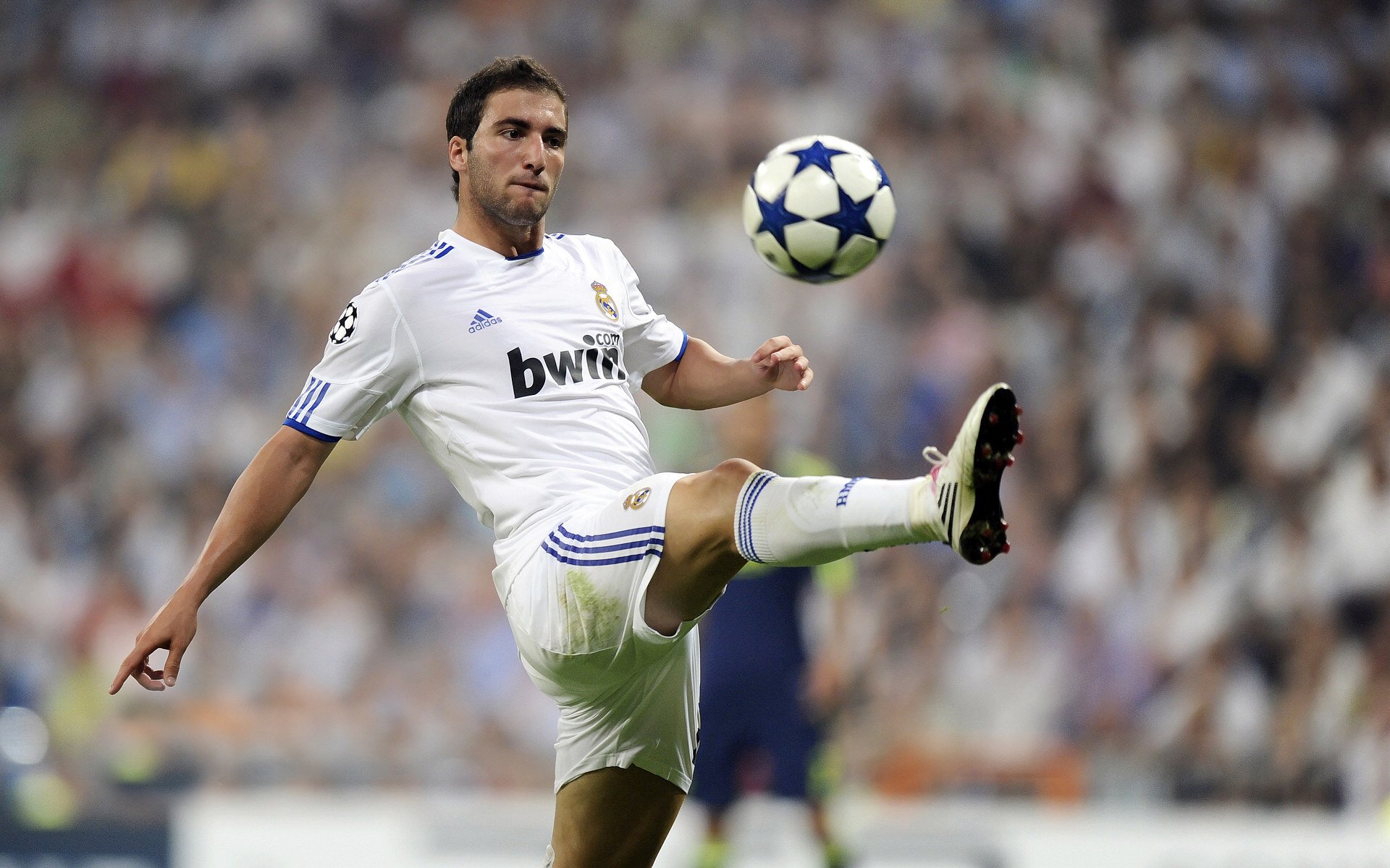 法国队不断突破！，凯恩连续十场比赛得分超过最后时刻胜出气势如虹延续